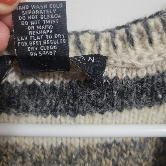 GUC- Metropolitan New York 10001  Cardigan / Sweater Button Down Striped Wool - Picture 7 of 7